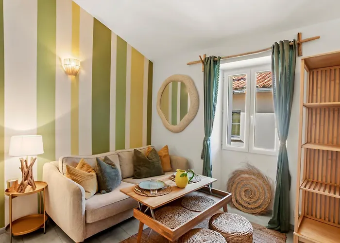Lejlighed Cozy Le Cedre, Port De Tropez